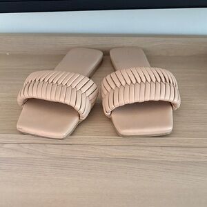 Elegant Tan Women's Slide Sandals